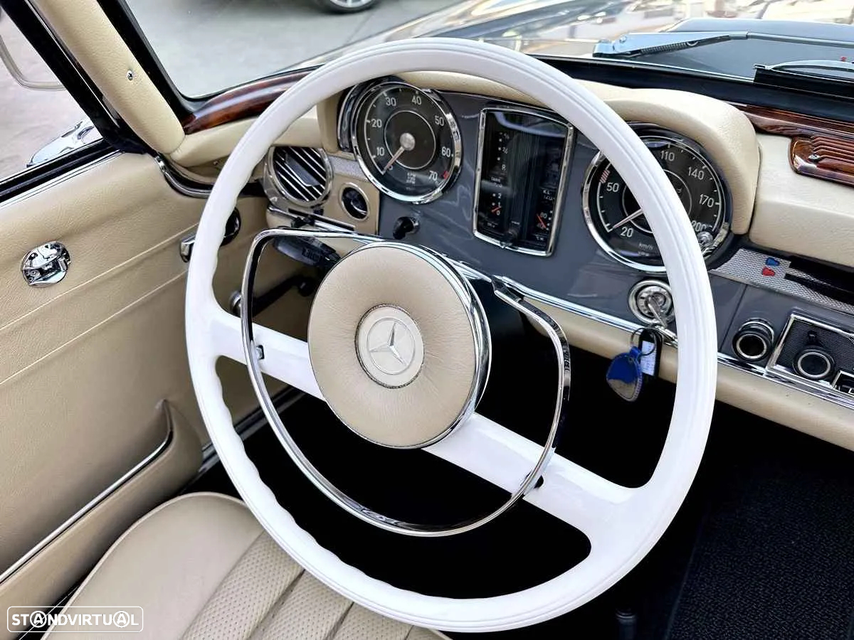 Mercedes-Benz 230 - 17