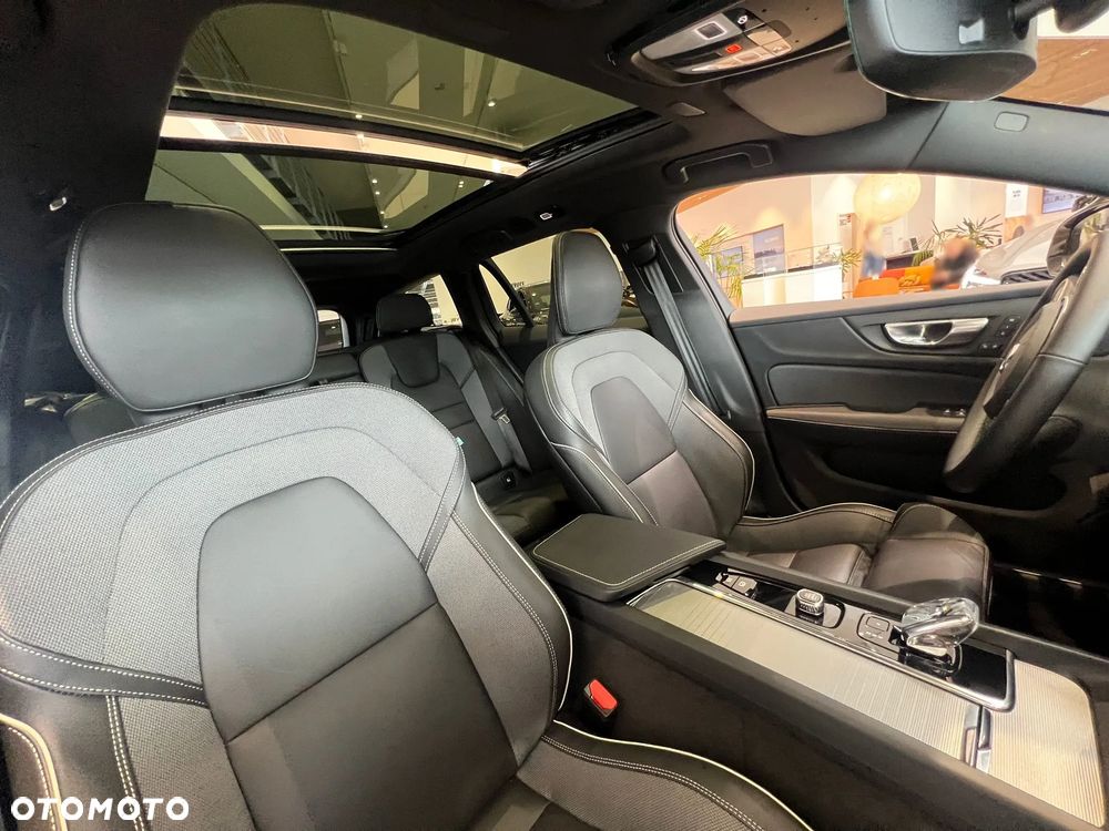 Volvo V60 B4 B Ultimate Dark - 21