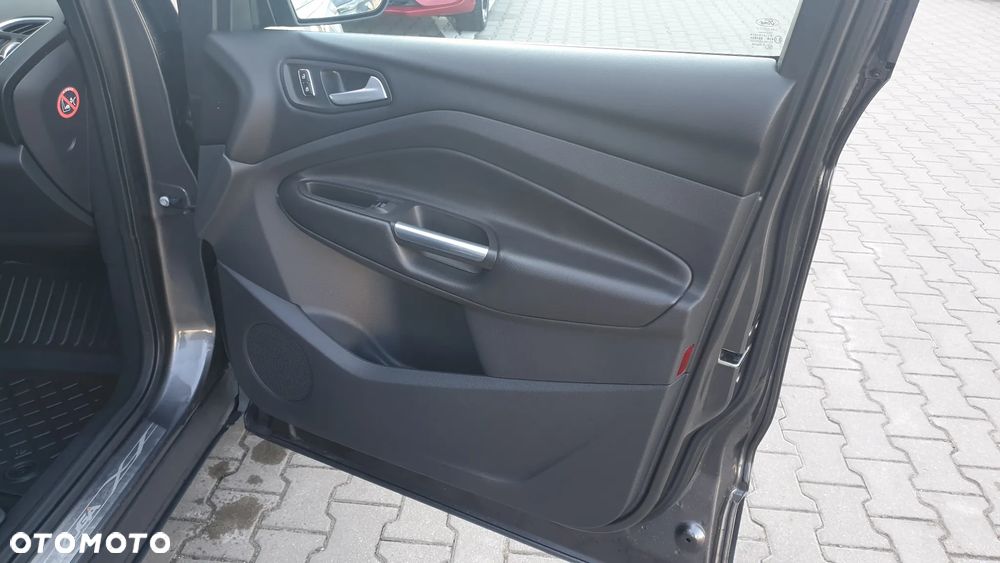 Ford Kuga 2.0 TDCi 4x4 Titanium - 16