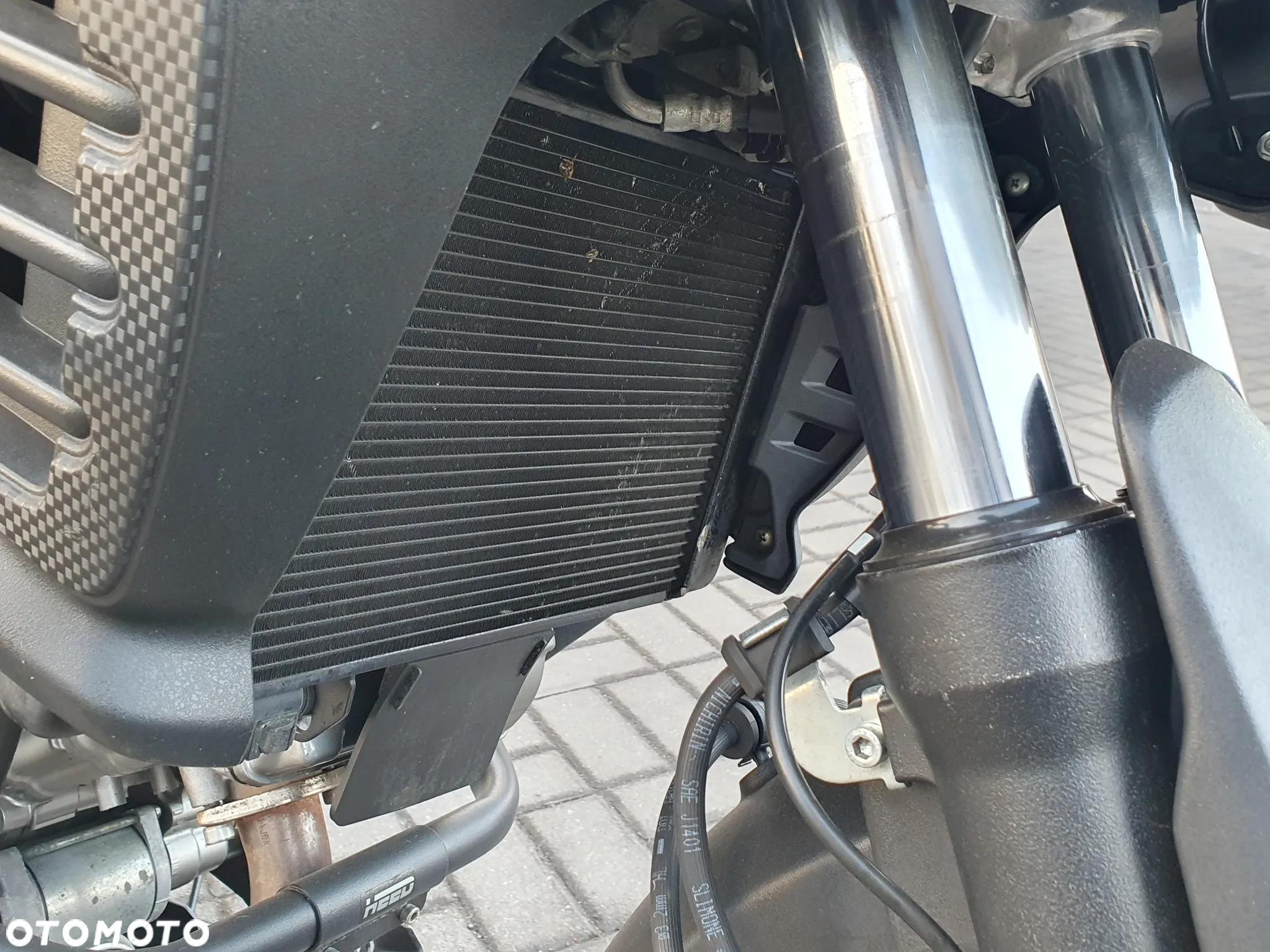 Suzuki V-STROM - 24