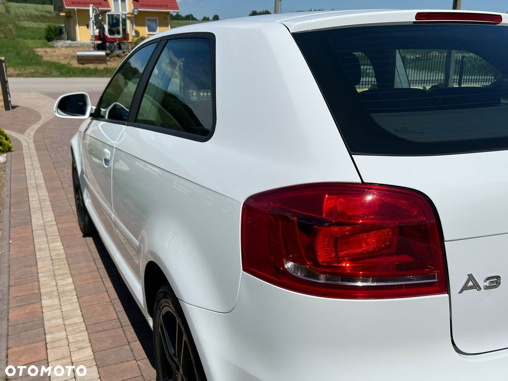 Audi A3 3-drzwiowe 1.6 Attraction - 8
