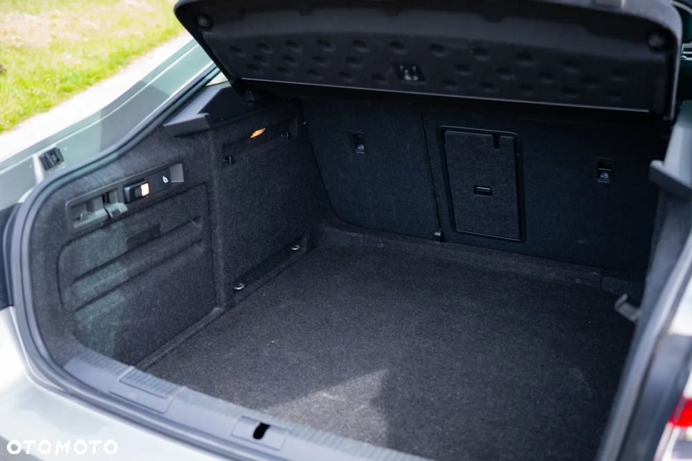 Skoda Superb 2.0 TDI L&K DSG - 39