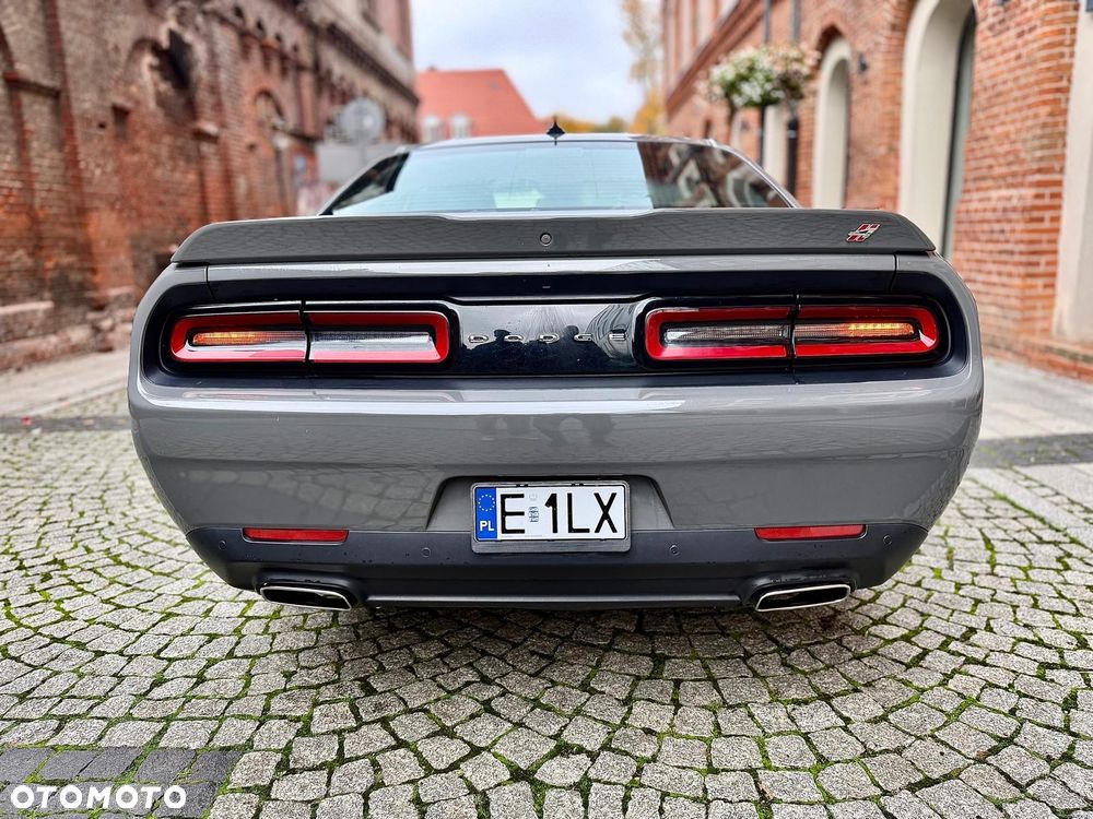 Dodge Challenger - 6
