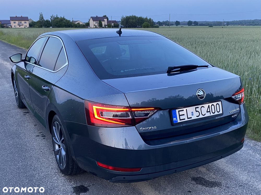 Skoda Superb 2.0 TDI 4x4 L&K DSG - 6