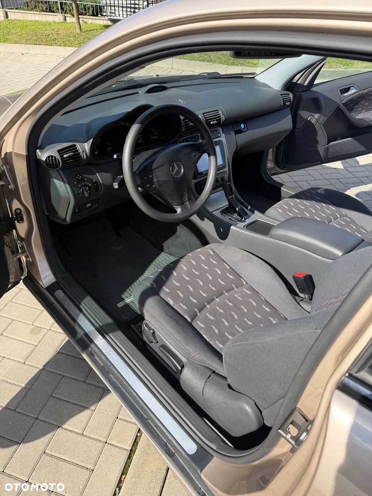 Mercedes-Benz Klasa C 200 Kompressor Automatik - 9