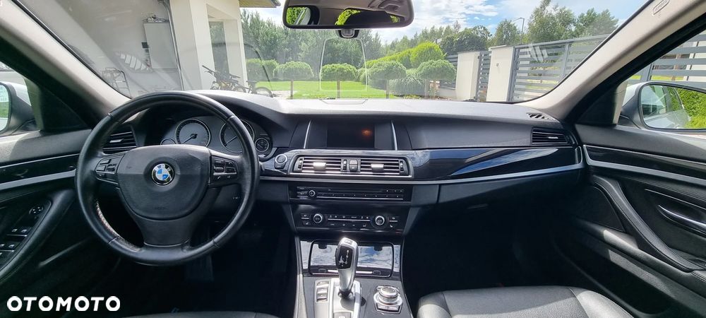 BMW Seria 5 525d xDrive Luxury Line - 13