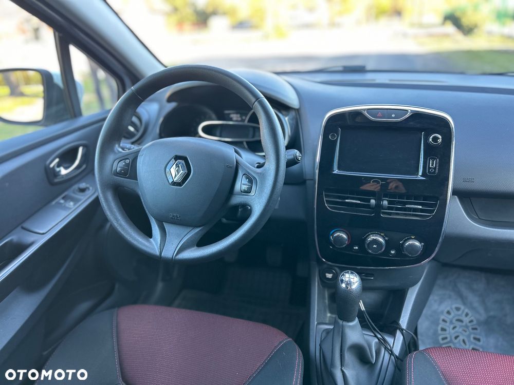 Renault Clio 1.2 16V 75 Start - 11