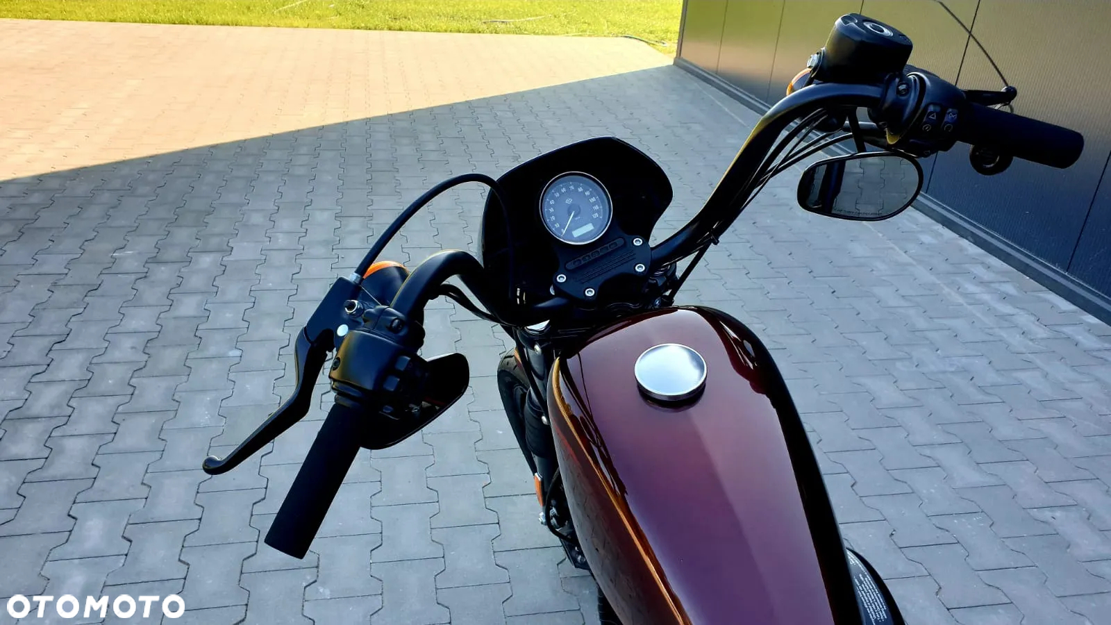 Harley-Davidson Sportster Iron 1200 - 16