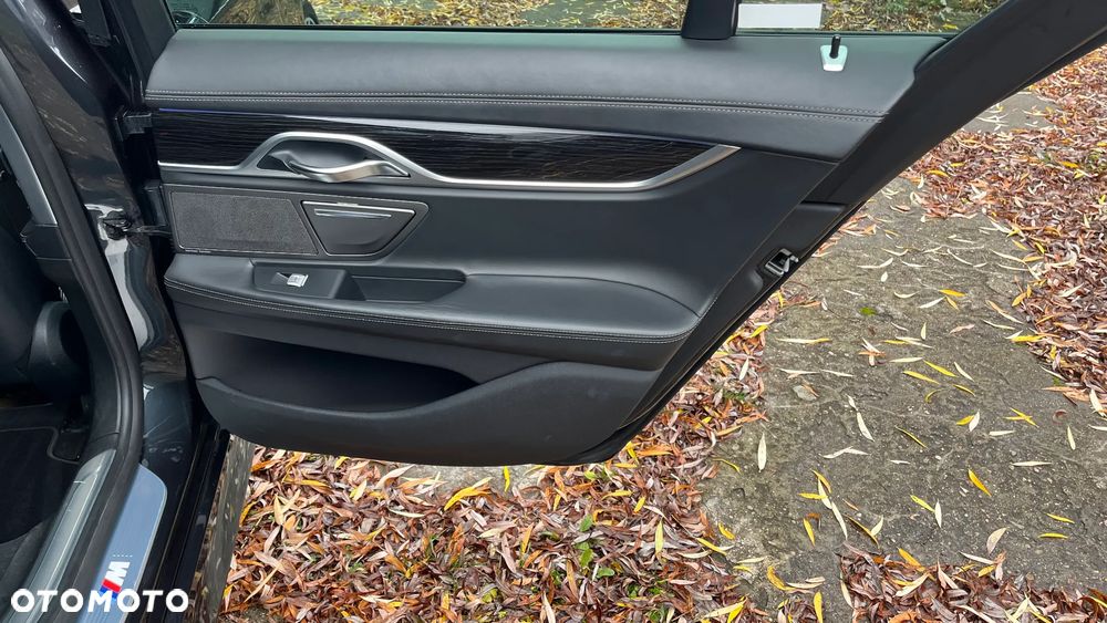BMW Seria 7 740d xDrive - 26