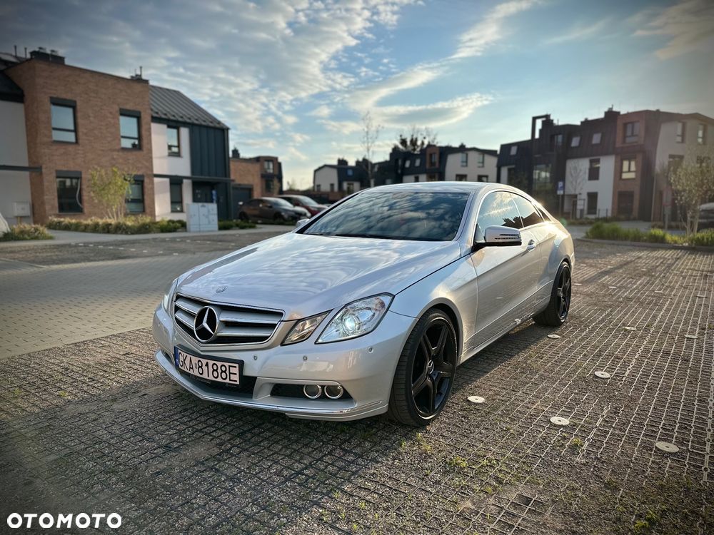 Mercedes-Benz Klasa E 200 CGI BlueEFFICIENCY Automatik Avantgarde - 2