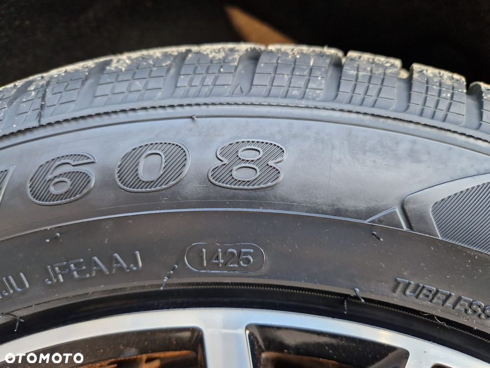 Volkswagen Golf - 34