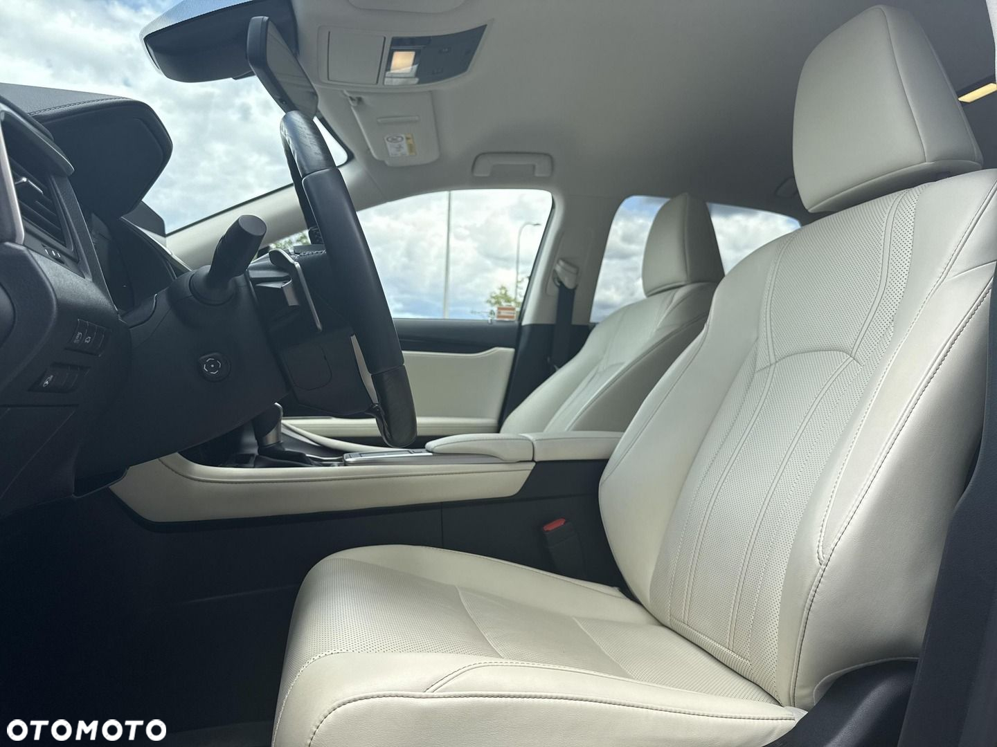 Lexus RX - 11