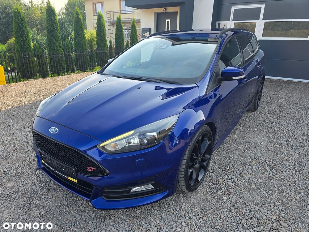 Ford Focus 2.0 EcoBoost ST mit Leder-Exclusiv-Paket - 2