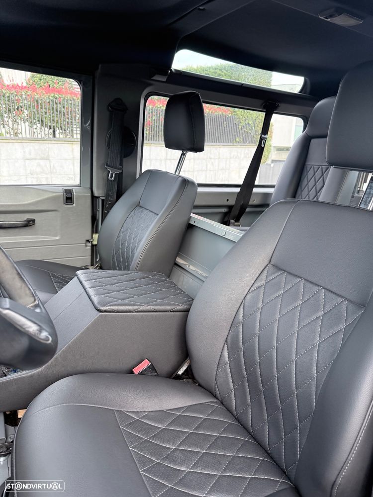Land Rover Defender 90 2.5 TD5 Metal Top - 11
