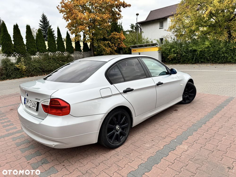 BMW Seria 3 2005 photo 4