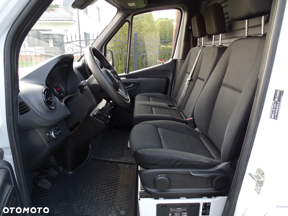 Mercedes-Benz SPRINTER - 22