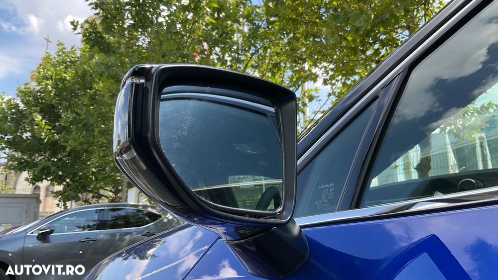 Lexus UX 300h AWD CVT HEV Business - 34