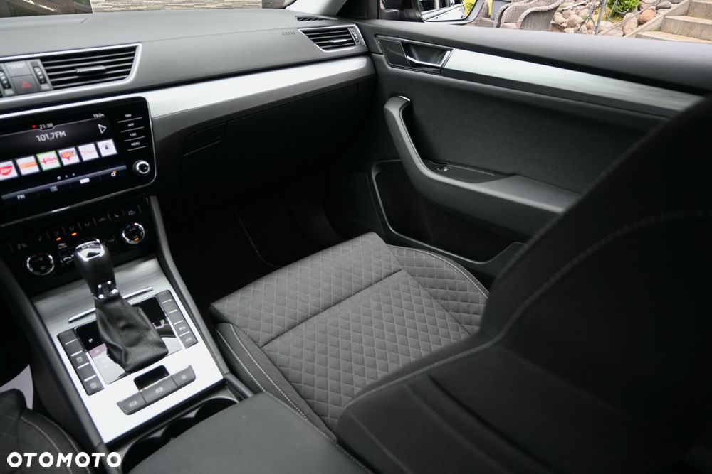 Skoda Superb 2.0 TDI SCR Sportline DSG - 20