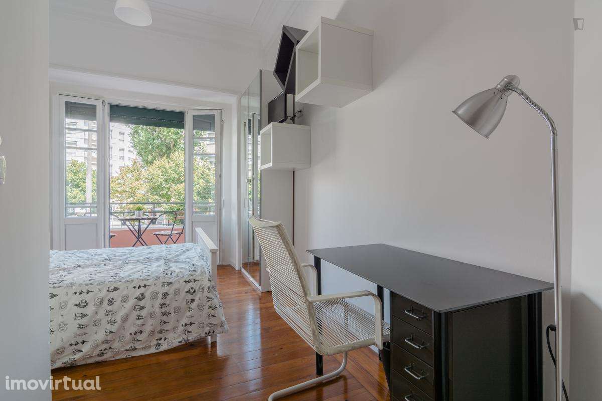 Quarto - localizado em Alameda Lisbon - Grande imagem: 2/20