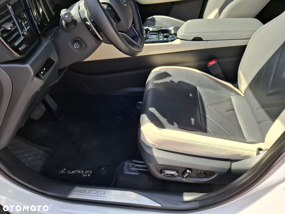 Lexus NX - 14