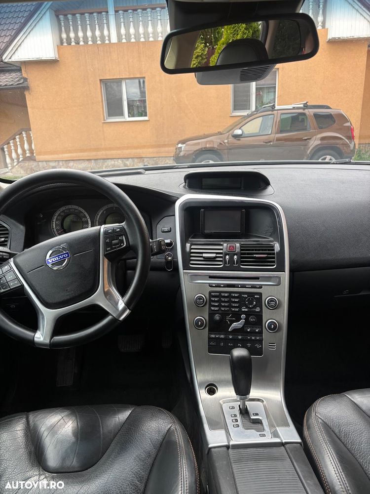 Volvo XC 60 D5 AWD Aut. Kinetic - 8