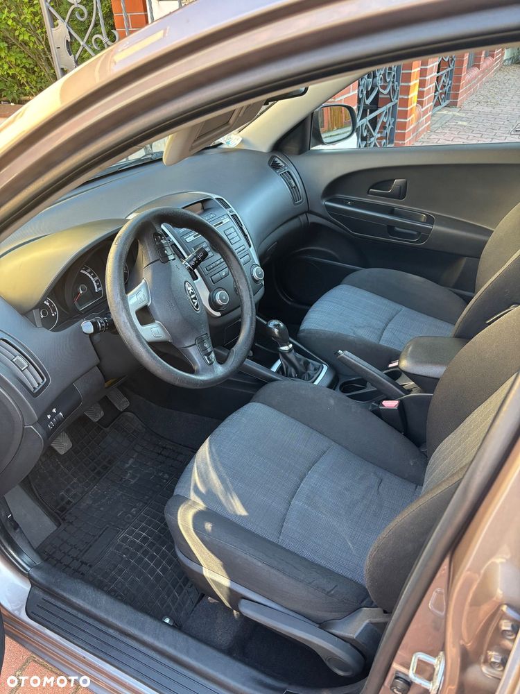 Kia Ceed 1.6 M - 4