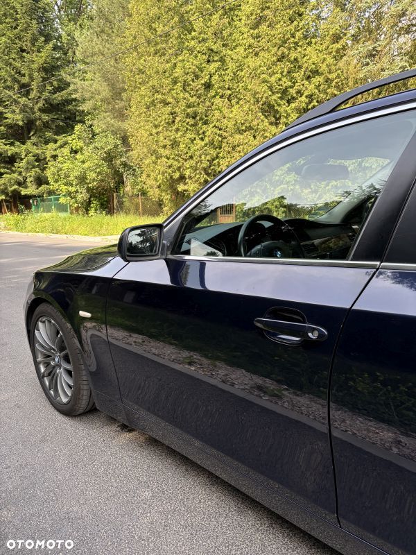 BMW Seria 5 545i - 14