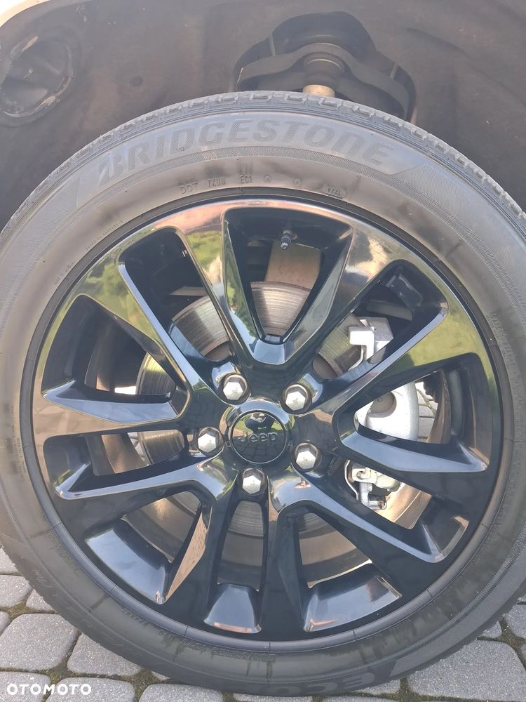 Jeep Grand Cherokee - 19
