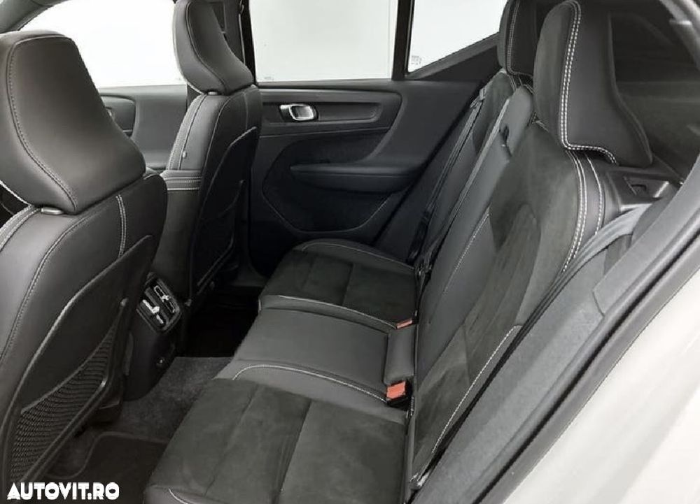 Volvo XC 40 Recharge Twin Motor AWD Plus - 12