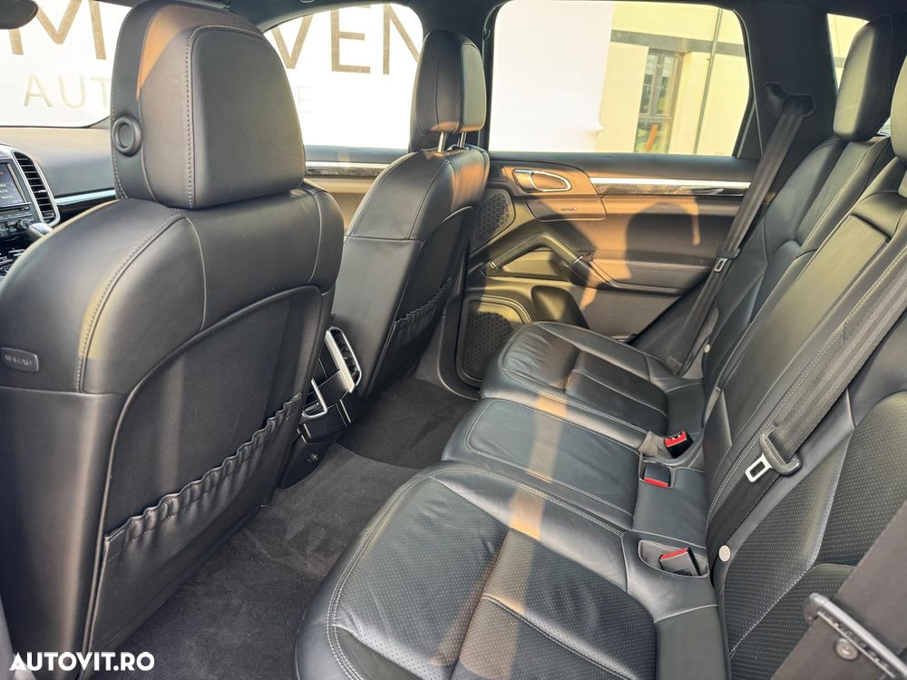 Porsche Cayenne 3.0TD TipTronic - 12