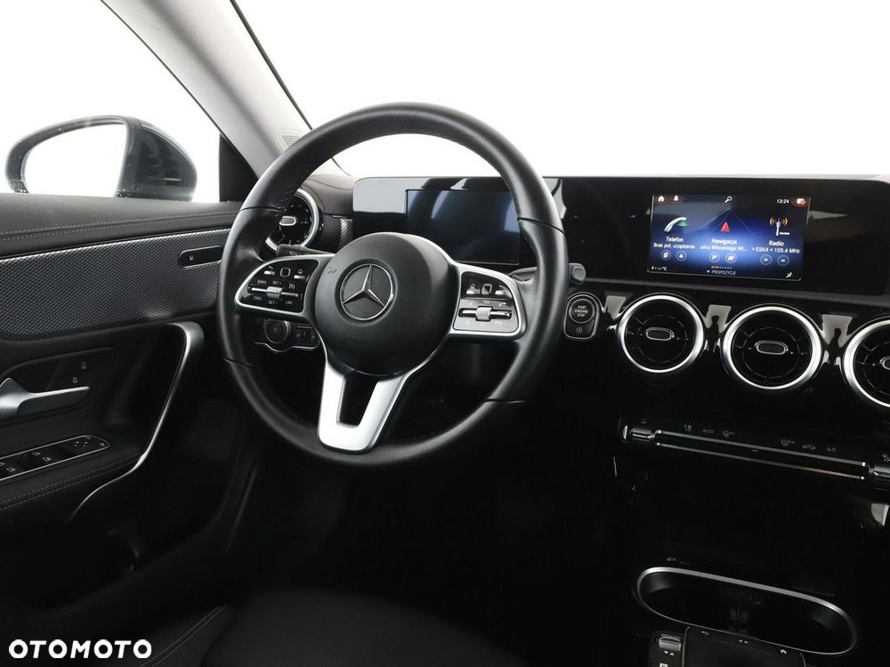 Mercedes-Benz CLA 200 d Progressive 8G-DCT - 17