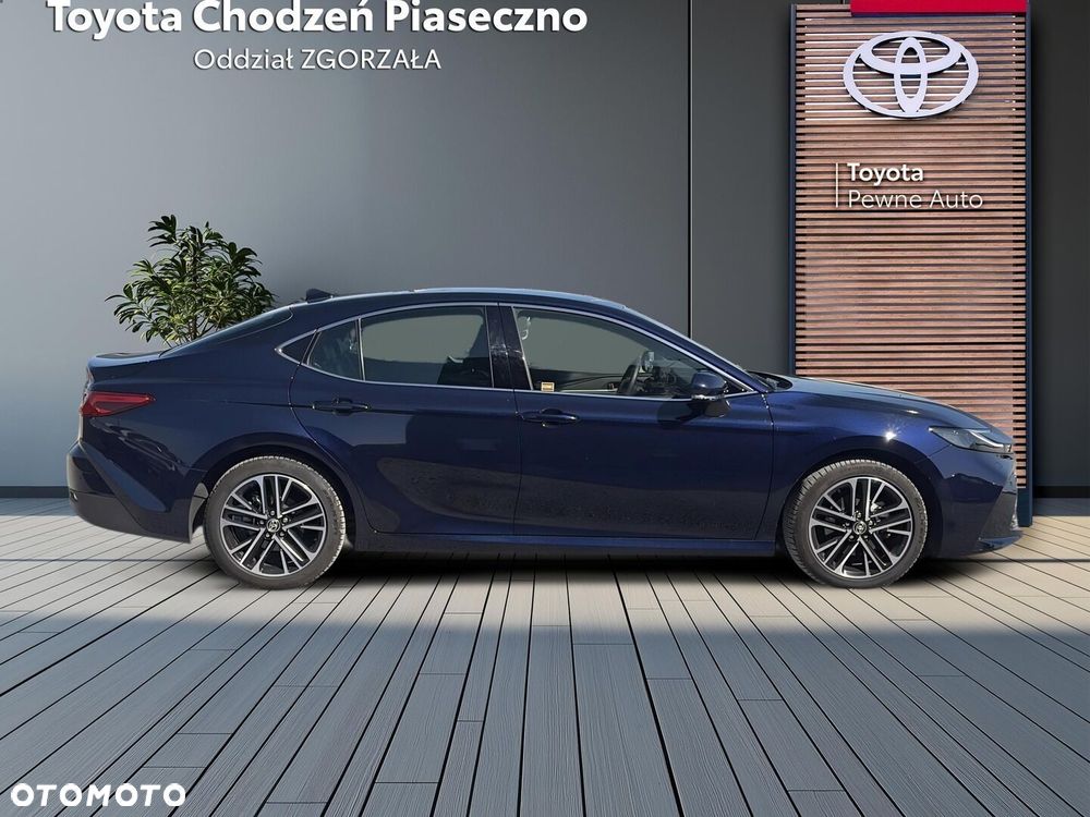 Toyota Camry - 7
