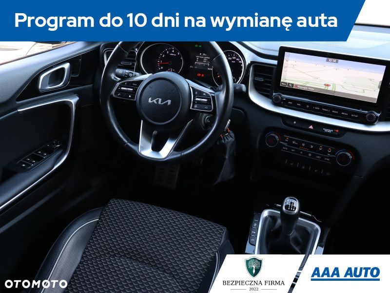 Kia Ceed - 8