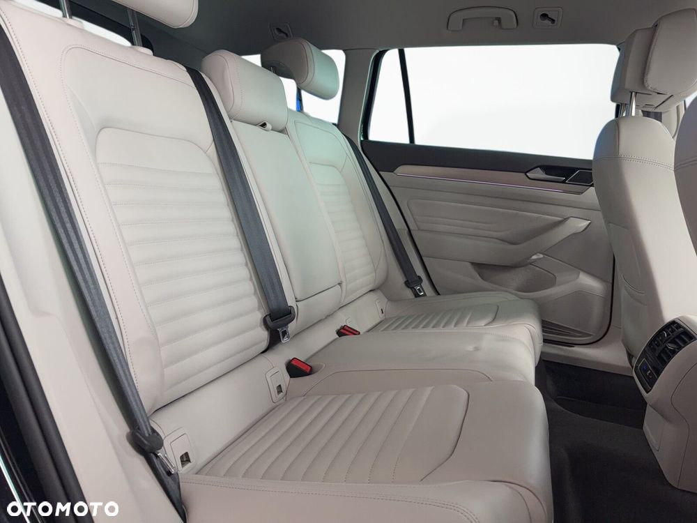 Volkswagen Passat Variant - 16