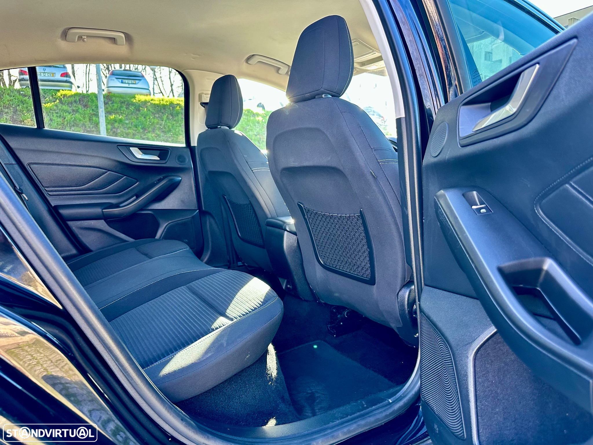 Ford Focus 1.0 EcoBoost Titanium - 27