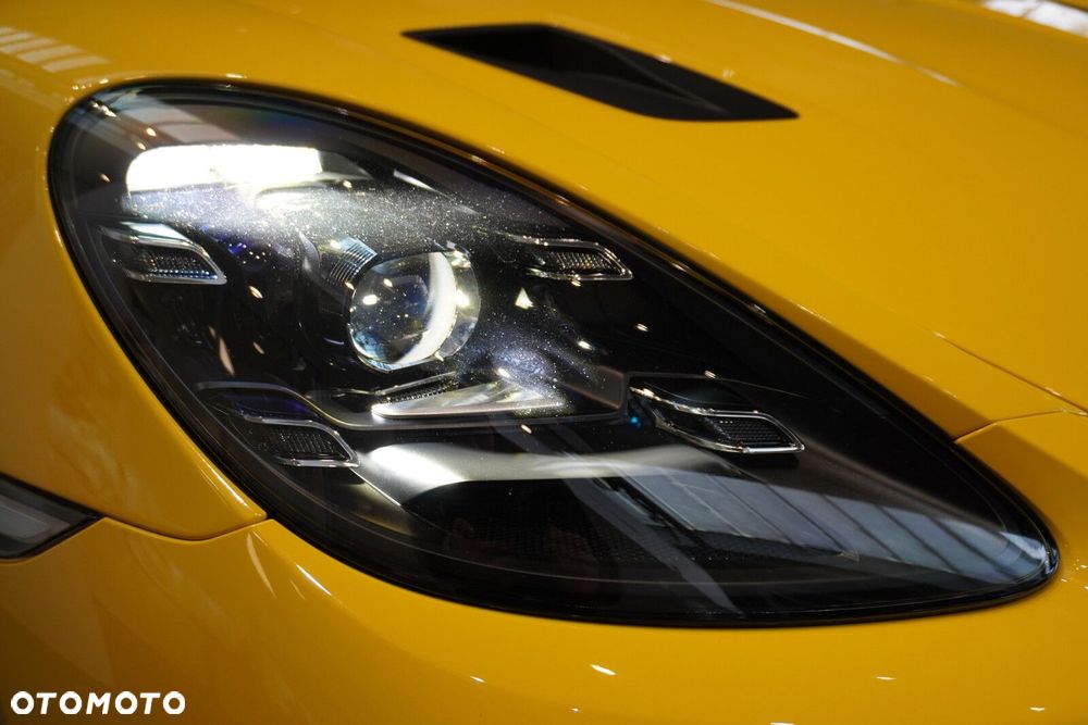 Porsche 718 Spyder - 5