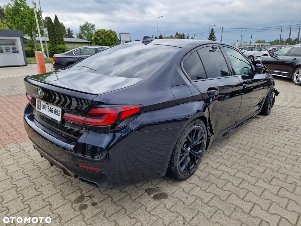 BMW Seria 5 M550i xDrive sport - 4