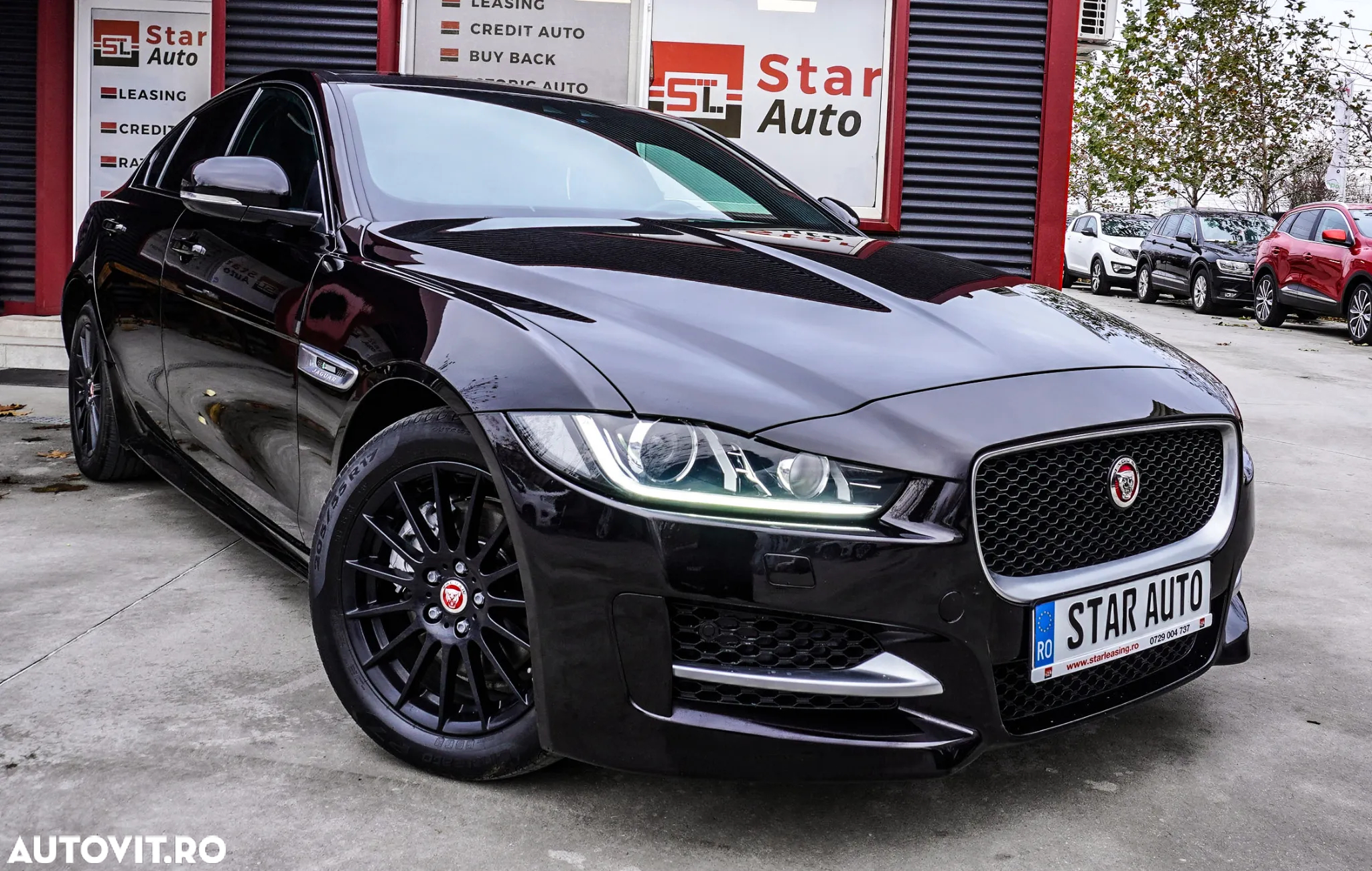 Jaguar XE 2.0 R-Sport - 4