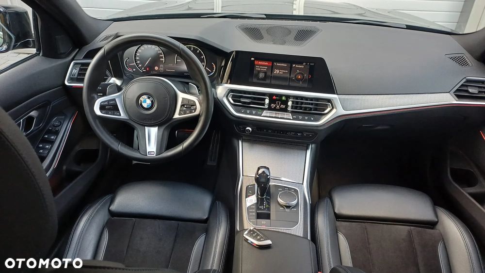BMW Seria 3 320i xDrive M Sport - 24