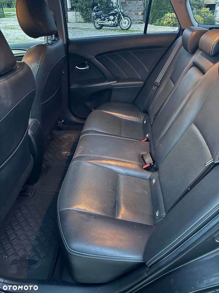 Toyota Avensis - 9
