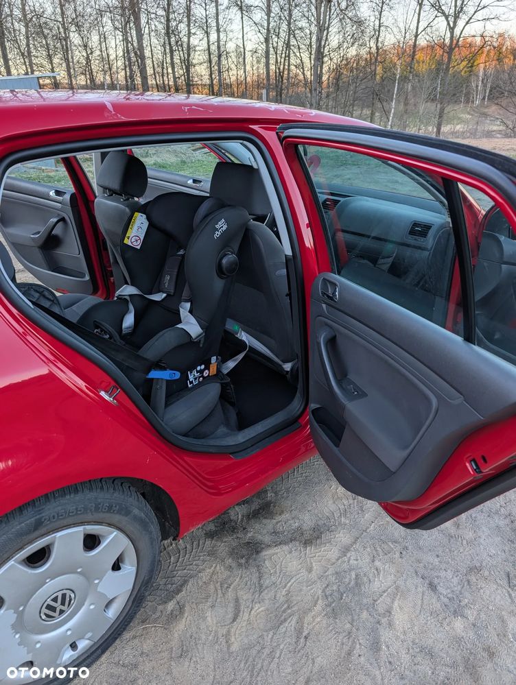 Volkswagen Golf 1.6 Comfortline - 24