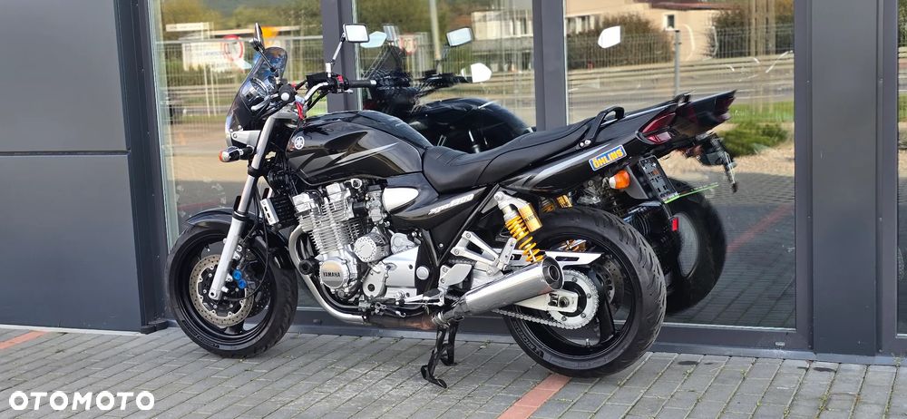 Yamaha XJR - 30