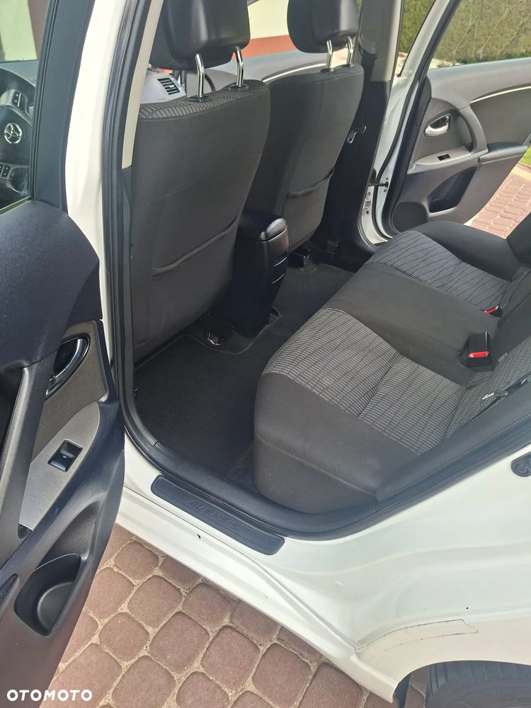 Toyota Avensis 1.8 Life - 16