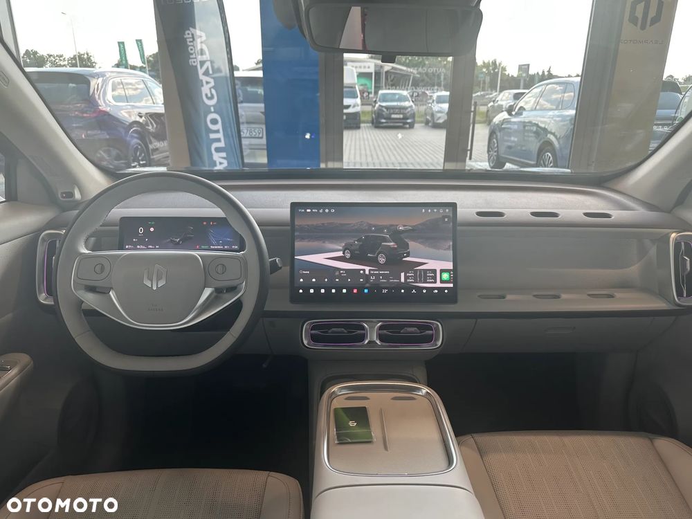 Leapmotor B10 - 12