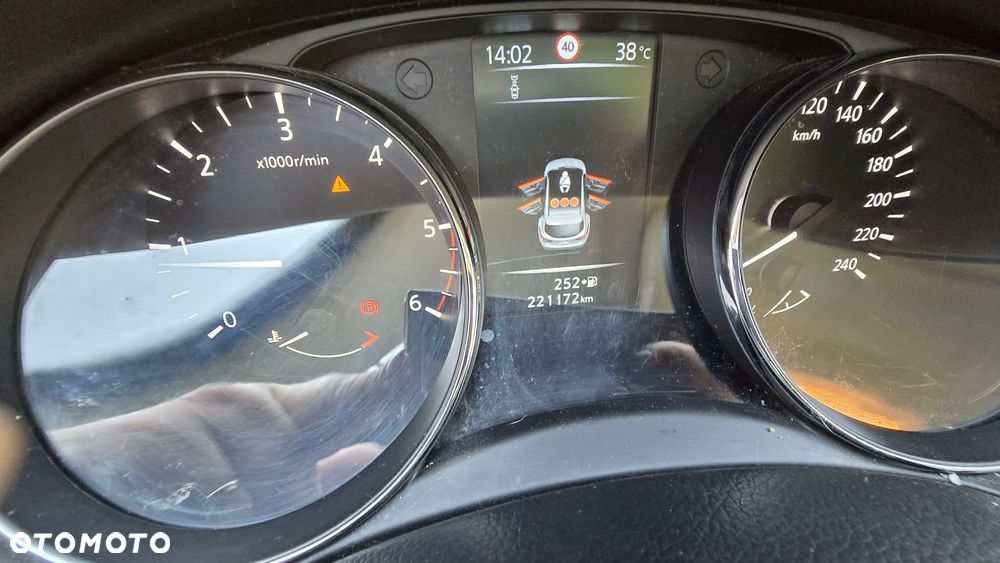 Nissan Qashqai 1.5 dCi N-Connecta EU6 - 8