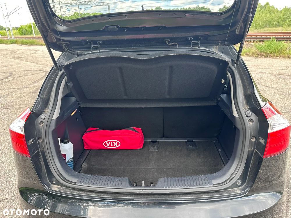 Kia Rio - 26