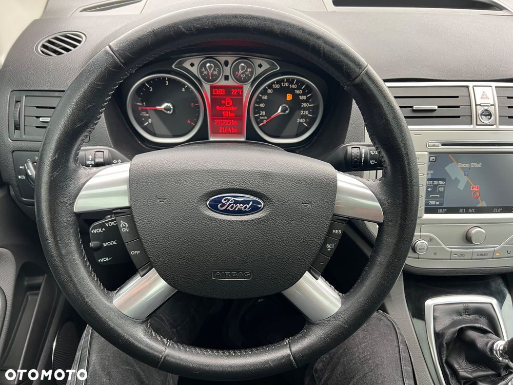 Ford Kuga - 33