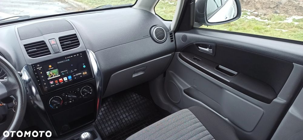 Suzuki SX4 - 21