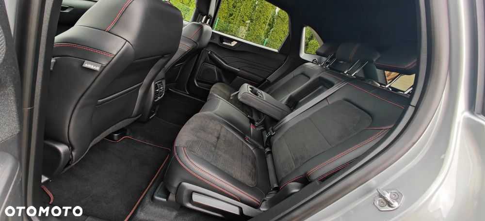 Ford Kuga 2.5 Duratec PHEV ST-LINE X - 37