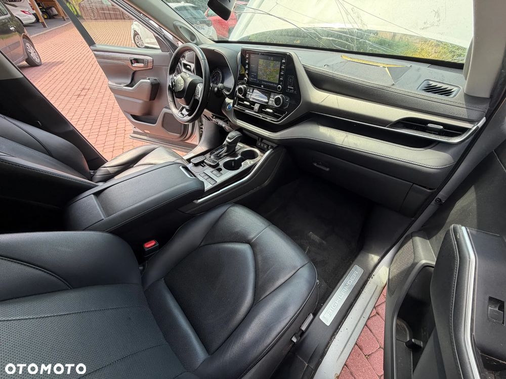 Toyota Highlander 2.5 Hybrid Executive - 29